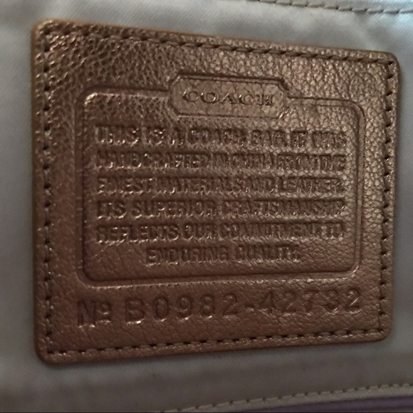 Small Coach metallic gold shoulder bag - Picture 6 of 13